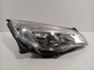 Begagnade Strålkastare, höger Vauxhall Astra Pris € 198,00 Marginaltabell erbjuds av Van der Ven Autorecycling B.V.