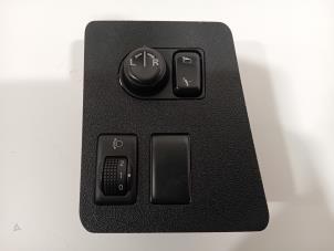 Begagnade Ljusbrytare Nissan Qashqai Pris € 20,00 Marginaltabell erbjuds av Van der Ven Autorecycling B.V.