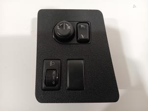 Begagnade Ljusbrytare Nissan Qashqai Pris € 20,00 Marginaltabell erbjuds av Van der Ven Autorecycling B.V.