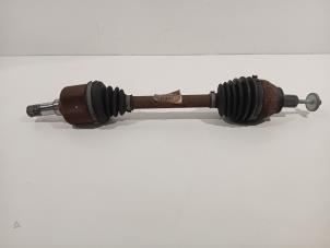 Używane Os napedowa lewy przód Ford Mondeo Cena € 40,00 Procedura marży oferowane przez Van der Ven Autorecycling B.V.