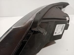 Begagnade Strålkastare, höger Opel Ampera Pris € 595,00 Marginaltabell erbjuds av Van der Ven Autorecycling B.V.