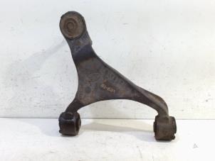 Begagnade Främre övre gaffelben, höger Landrover Range Rover Sport Pris € 29,00 Marginaltabell erbjuds av Van der Ven Autorecycling B.V.
