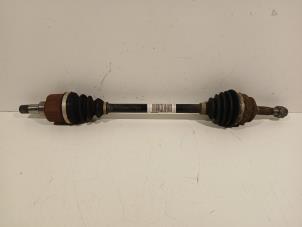 Gebruikte Steekas links-voor Peugeot 208 Prijs € 75,00 Margeregeling aangeboden door Van der Ven Autorecycling B.V.