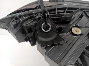 Gebruikte Linker Koplamp Mercedes C-Klasse Prijs € 595,00 Margeregeling aangeboden door Van der Ven Autorecycling B.V.