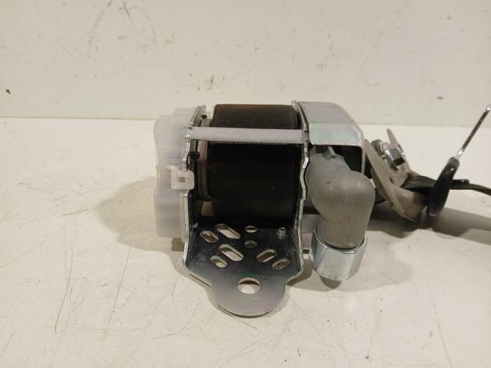 Främre säkerhetsbälte, vänster från en Kia Picanto 2013