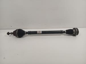 Gebruikte Aandrijfas rechts-voor Volkswagen Touran Prijs € 150,00 Margeregeling aangeboden door Van der Ven Autorecycling B.V.