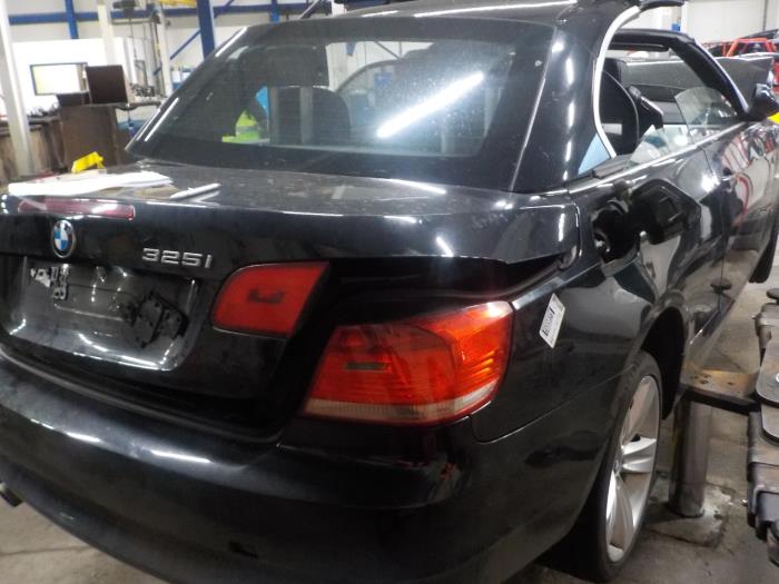 Motor van een BMW 3-Serie 2007