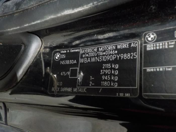 Motor van een BMW 3-Serie 2007