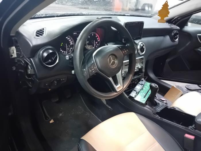 Främre stötfångare från en Mercedes A-Klasse 2013