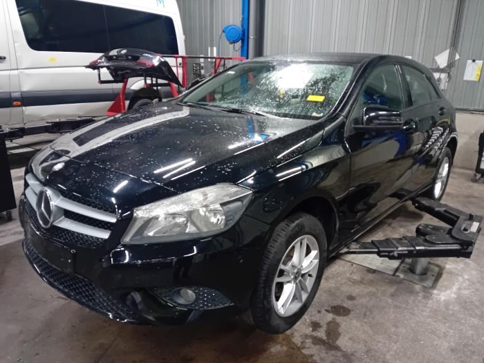 Dörrlåsmekanism, 4-dörrars, vänster bak från en Mercedes A-Klasse 2013