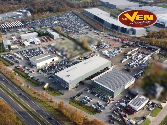 Dörrlåsmekanism, 4-dörrars, vänster bak från en Mercedes A-Klasse 2013