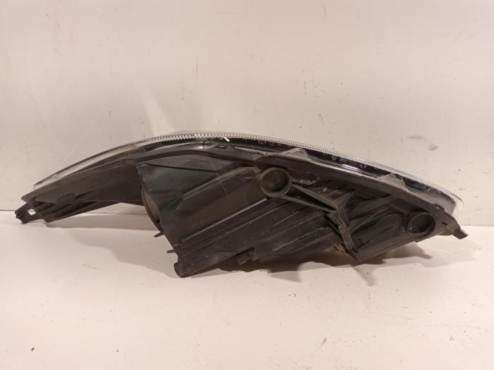 Strålkastare, höger från en Ford Fiesta 2014