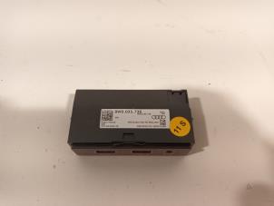 Begagnade AUX/USB-anslutning Audi A4 Pris € 200,00 Marginaltabell erbjuds av Van der Ven Autorecycling B.V.