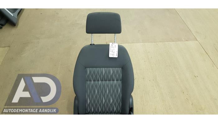 Stoel achter van een Volkswagen Sharan (7M8/M9/M6) 1.9 TDI 115 2003