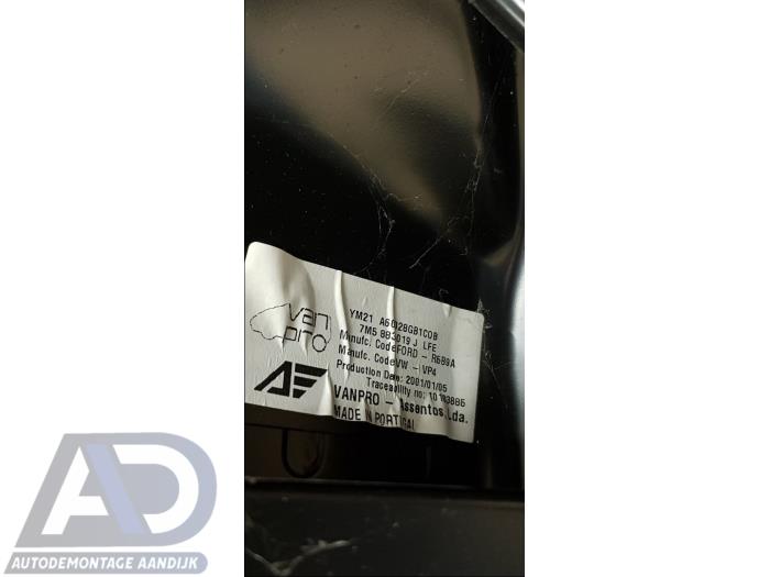 Stoel achter van een Volkswagen Sharan (7M8/M9/M6) 1.9 TDI 115 2003