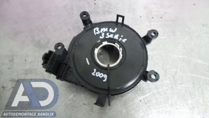 Klockfjäder, airbag från en BMW 3 serie Touring (E91) 320d 16V 2009