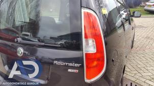 Używane Tylne swiatlo pozycyjne prawe Skoda Roomster (5J) 1.4 TDI 80 Cena € 34,99 Procedura marży oferowane przez Autodemontage Aandijk
