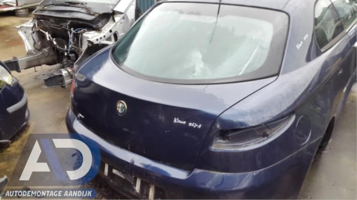 Achterklep van een Alfa Romeo GT (937) 1.9 JTD 16V Multijet 2007