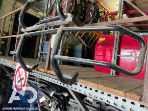 Begagnade Frontbåge Hyundai H-100 2.5 Diesel Pris € 119,99 Marginaltabell erbjuds av Autodemontage Aandijk