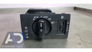 Begagnade Ljusbrytare Mercedes B (W245) 2.0 B-180 CDI 16V Pris € 40,00 Marginaltabell erbjuds av Autodemontage Aandijk