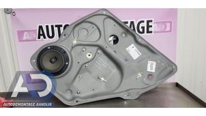 Begagnade Fönstermekanism för bakre dörr, 4-dörrars, höger Mercedes B (W245) 1.7 B-170 16V Pris € 34,99 Marginaltabell erbjuds av Autodemontage Aandijk