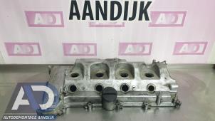 Begagnade Vipparmskåpa Toyota RAV4 (A3) 2.2 D-4D 16V 4x4 Pris € 39,99 Marginaltabell erbjuds av Autodemontage Aandijk