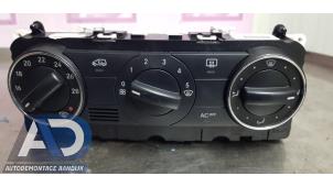 Begagnade Luftkonditionering, kontrollpanel Mercedes A (W169) 2.0 A-180 CDI 16V 3-Drs. Pris € 49,99 Marginaltabell erbjuds av Autodemontage Aandijk