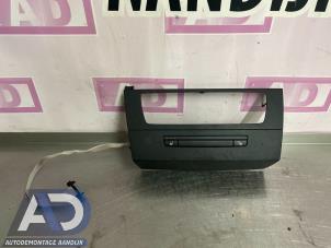 Gebruikte Stoelverwarmings Schakelaar BMW 3 serie Touring (E91) 318d 16V Prijs € 29,99 Margeregeling aangeboden door Autodemontage Aandijk