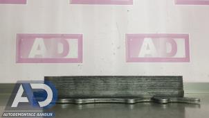 Gebruikte Oliekoeler Mercedes ML II (164/4JG) 3.0 ML-320 CDI 4-Matic V6 24V Prijs € 39,99 Margeregeling aangeboden door Autodemontage Aandijk