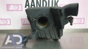 Begagnade Luftfilterhus Ford Focus 3 1.0 Ti-VCT EcoBoost 12V 100 Pris € 29,99 Marginaltabell erbjuds av Autodemontage Aandijk