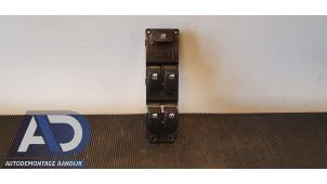 Begagnade Flerfunktionsbrytare, fönster Hyundai i10 (F5) 1.1i 12V Pris € 24,99 Marginaltabell erbjuds av Autodemontage Aandijk