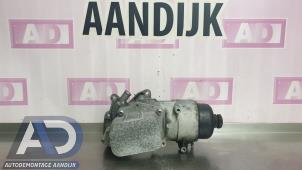 Begagnade Oljefilterhus Ford Transit Connect (PJ2) 1.6 TDCi 16V 95 Pris € 39,99 Marginaltabell erbjuds av Autodemontage Aandijk