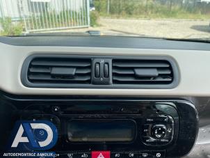 Gebruikte Luchtrooster Dashboard Fiat Panda/Pandina (312) 0.9 TwinAir 85 4x4 Prijs € 49,99 Margeregeling aangeboden door Autodemontage Aandijk