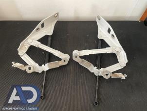 Używane Zawias pokrywy silnika Audi TT (8J3) 1.8 TFSI 16V Cena € 49,99 Procedura marży oferowane przez Autodemontage Aandijk