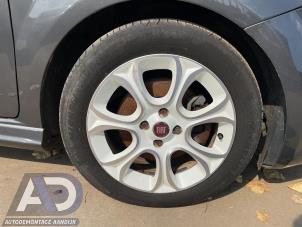 Gebruikte Sportvelgen Set Fiat Punto Evo (199) 1.3 JTD Multijet 85 16V Prijs € 249,99 Margeregeling aangeboden door Autodemontage Aandijk