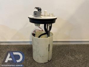 Gebruikte Tankvlotter Toyota Avensis Wagon (T25/B1E) 2.0 16V D-4D Prijs € 34,99 Margeregeling aangeboden door Autodemontage Aandijk