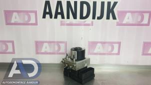 Używane Pompa ABS Toyota Yaris II (P9) 1.0 12V VVT-i Cena € 79,99 Procedura marży oferowane przez Autodemontage Aandijk