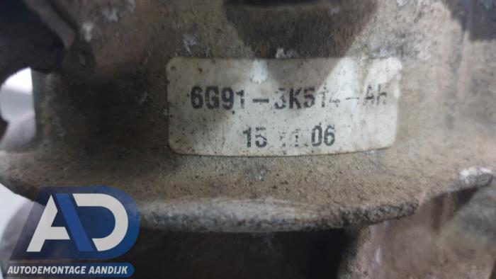 Servostyrningspump från en Ford S-Max (GBW) 2.0 TDCi 16V 140 2008