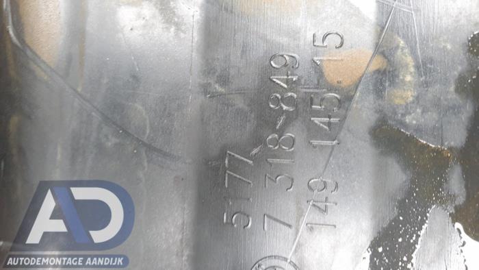 Sideskirt links van een BMW 2 serie Active Tourer (F45) 218i 1.5 TwinPower Turbo 12V 2016