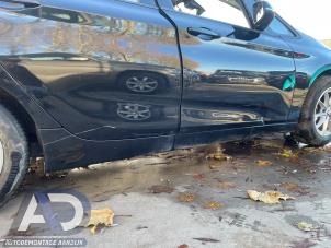 Begagnade Sidokjol, höger BMW 2 serie Active Tourer (F45) 218i 1.5 TwinPower Turbo 12V Pris € 74,99 Marginaltabell erbjuds av Autodemontage Aandijk