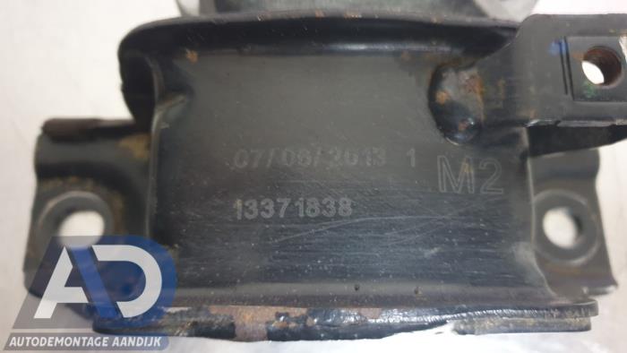 Fäste, växellåda från en Opel Adam 1.4 16V 2014