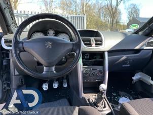 Begagnade Airbagset + modul Peugeot 207 CC (WB) 1.6 16V Pris € 249,99 Marginaltabell erbjuds av Autodemontage Aandijk