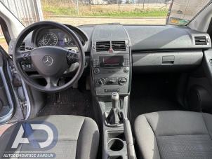 Begagnade Airbagset + modul Mercedes A (W169) 1.5 A-150 5-Drs. Pris € 299,99 Marginaltabell erbjuds av Autodemontage Aandijk