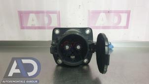 Używane Gniazdo punktu ladowania Mitsubishi Outlander (GF/GG) 2.0 16V PHEV 4x4 Cena € 49,99 Procedura marży oferowane przez Autodemontage Aandijk