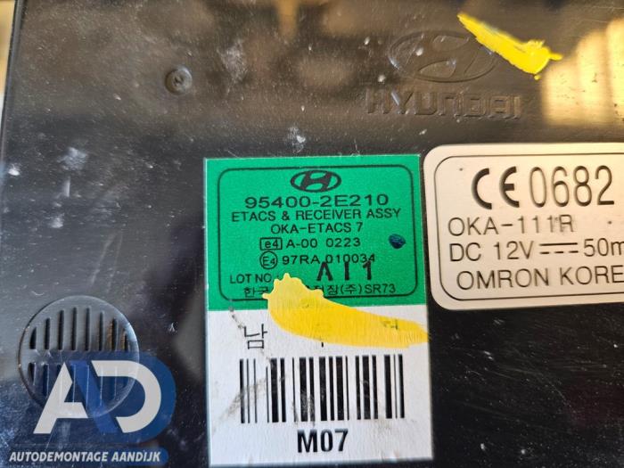 Module Bodycontrol van een Hyundai Tucson (JM) 2.0 16V CVVT 4x2 2006