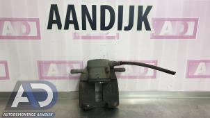 Begagnade Främre bromsok, vänster Mercedes B (W245) 2.0 B-200 16V Pris € 24,99 Marginaltabell erbjuds av Autodemontage Aandijk