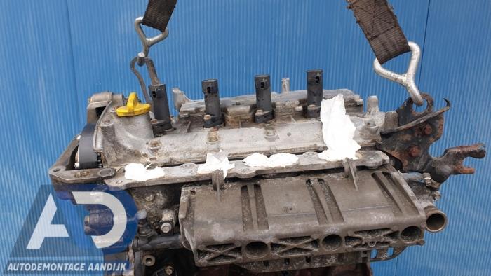 Motor från en Renault Laguna II (BG) 2.0 16V 2005