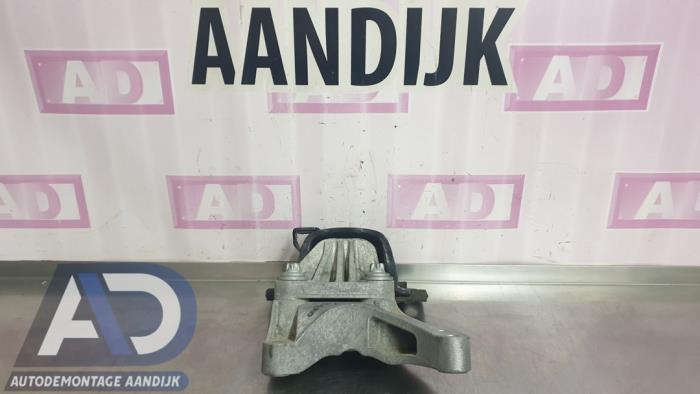 Fäste, växellåda från en Opel Corsa E 1.2 16V 2016