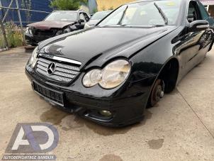 Begagnade Front (komplett) Mercedes C Sportcoupé (C203) 1.8 C-200K 16V Pris € 799,99 Marginaltabell erbjuds av Autodemontage Aandijk