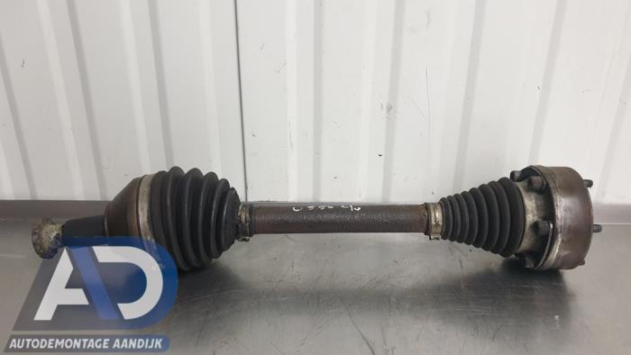 Aandrijfas links-voor van een Volkswagen Polo V (6R) 1.2 TDI 12V BlueMotion 2011